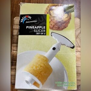 Vacuvin  Innovations Pineapple Slicer Cores and Slices